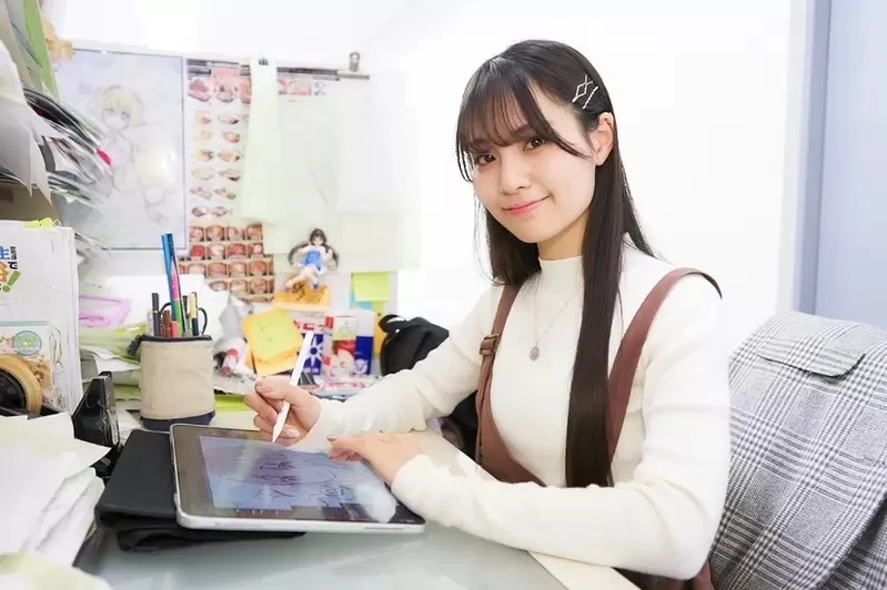 《正妹动画师矢野茜》妹妹超级鄙视她的工作?在家画画或是看动画都会被痛骂一顿